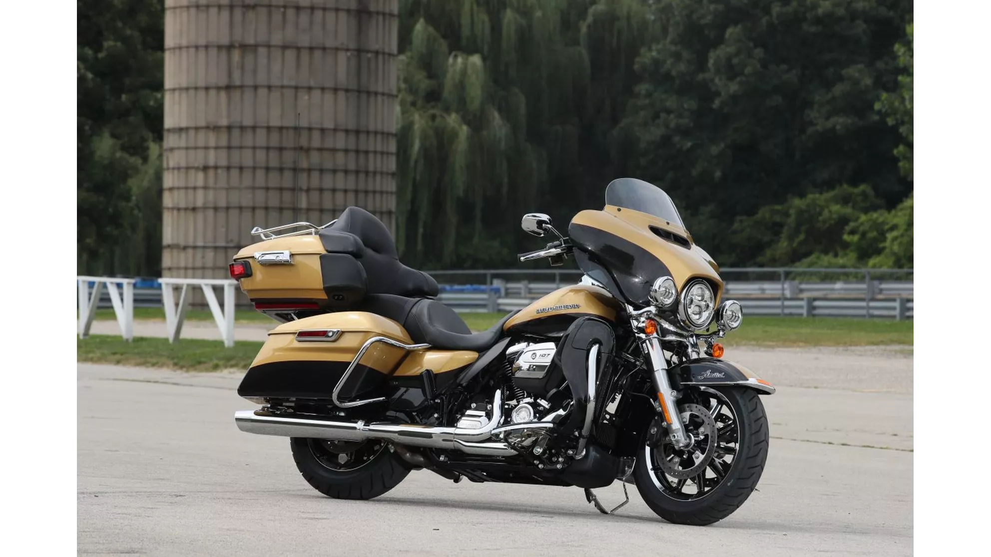 Harley-Davidson Touring Electra Glide Ultra Limited FLHTK - Image 2 Harley-Davidson Touring Electra Glide Ultra Limited FLHTK - Image 2