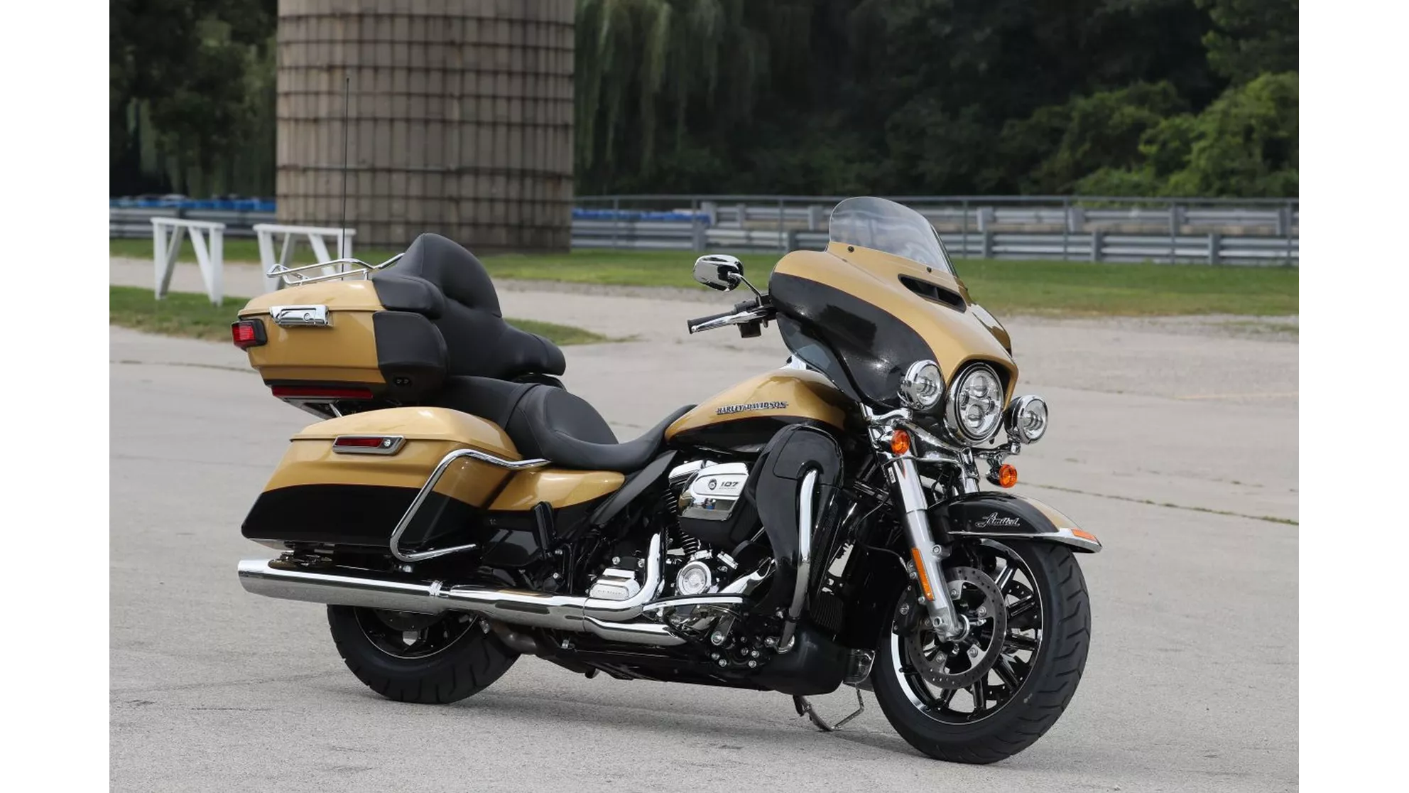 Harley-Davidson Touring Electra Glide Ultra Limited FLHTK - Image 3 Harley-Davidson Touring Electra Glide Ultra Limited FLHTK - Image 3