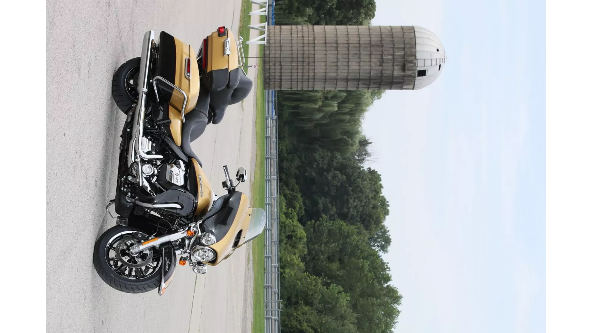 Harley-Davidson Touring Electra Glide Ultra Limited FLHTK - Image 4 Harley-Davidson Touring Electra Glide Ultra Limited FLHTK - Image 4