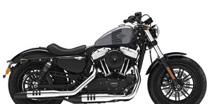 Indian Scout Bobber 2022 vs Harley-Davidson Sportster XL 1200X Forty-Eight 2017