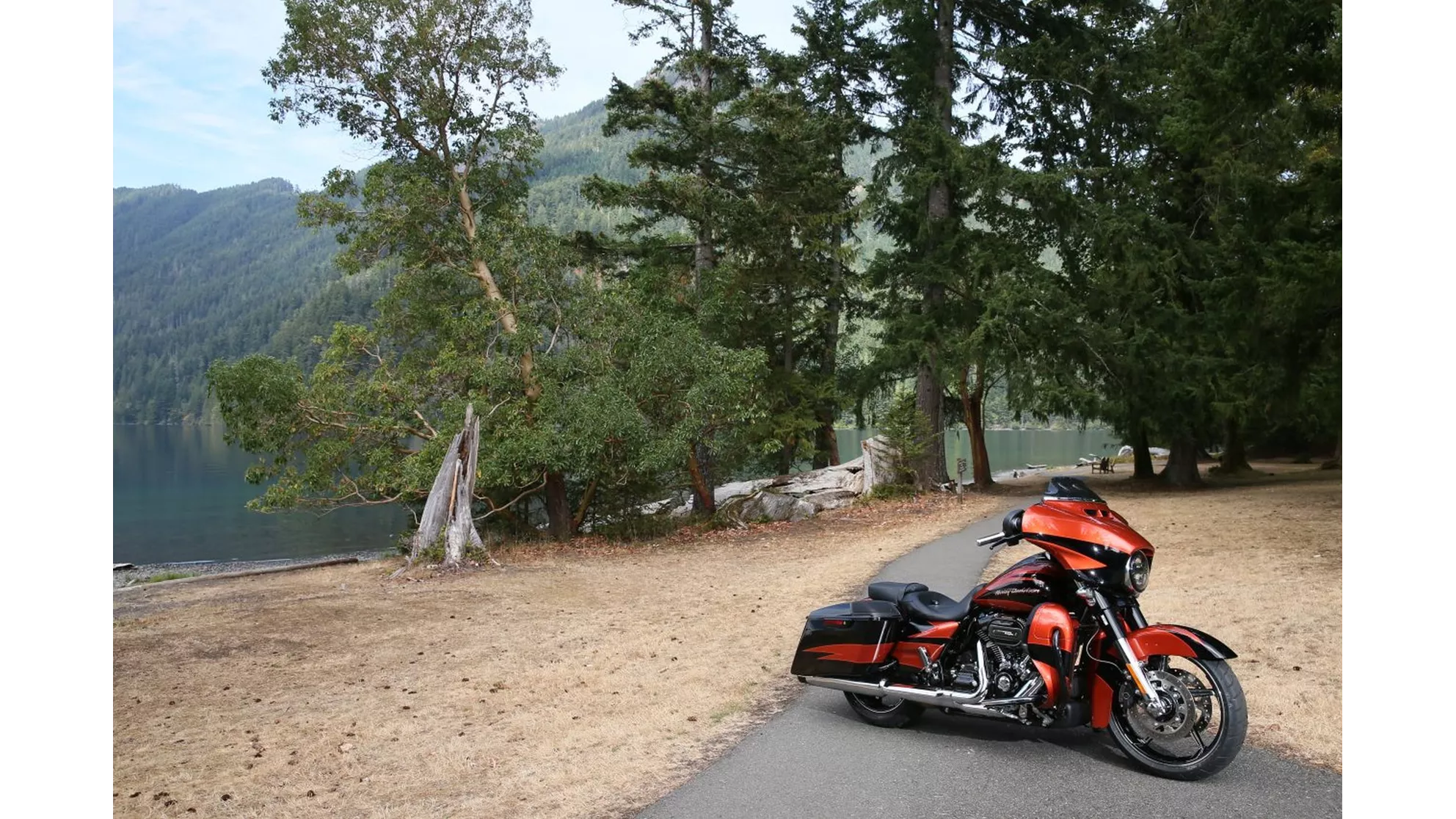 Harley-Davidson CVO Street Glide FLHXSE - Image 8 Harley-Davidson CVO Street Glide FLHXSE - Image 8