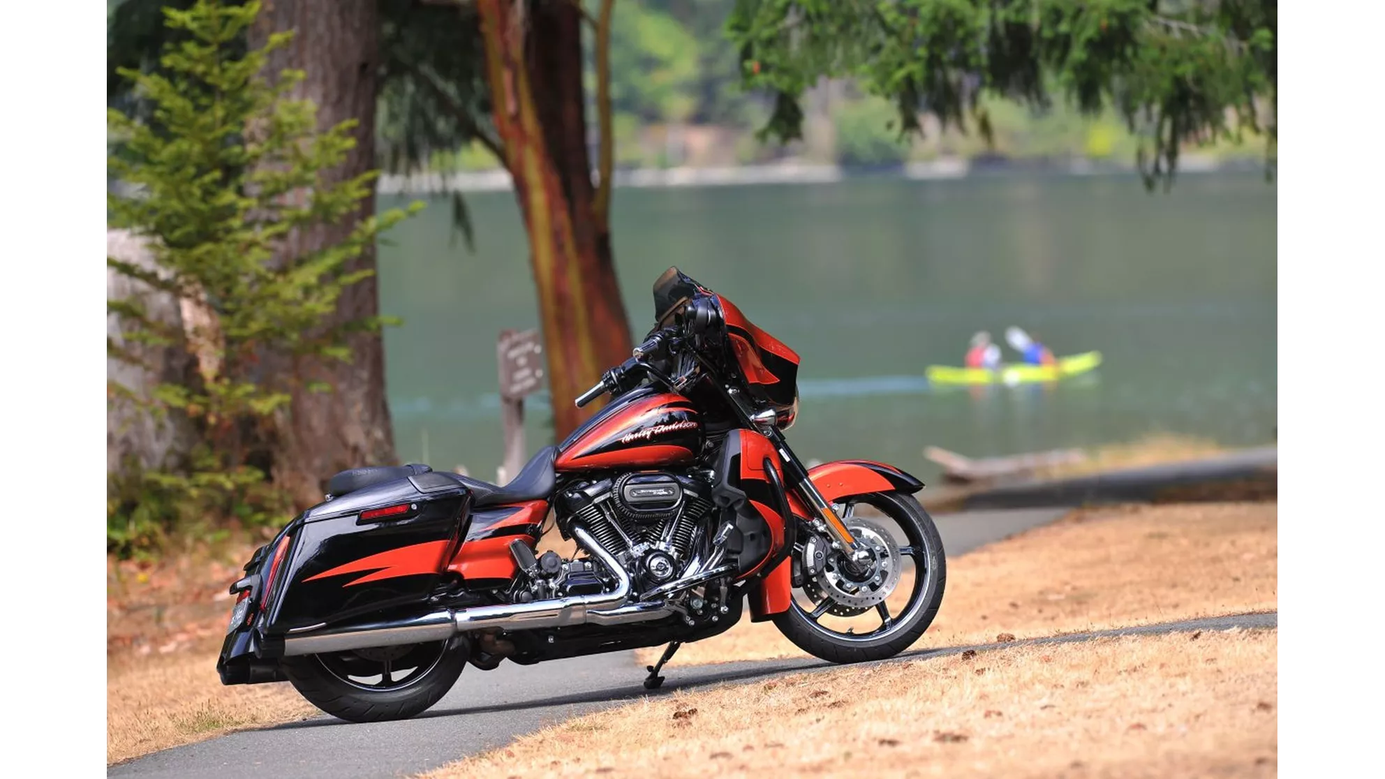 Harley-Davidson CVO Street Glide FLHXSE - Image 14 Harley-Davidson CVO Street Glide FLHXSE - Image 14