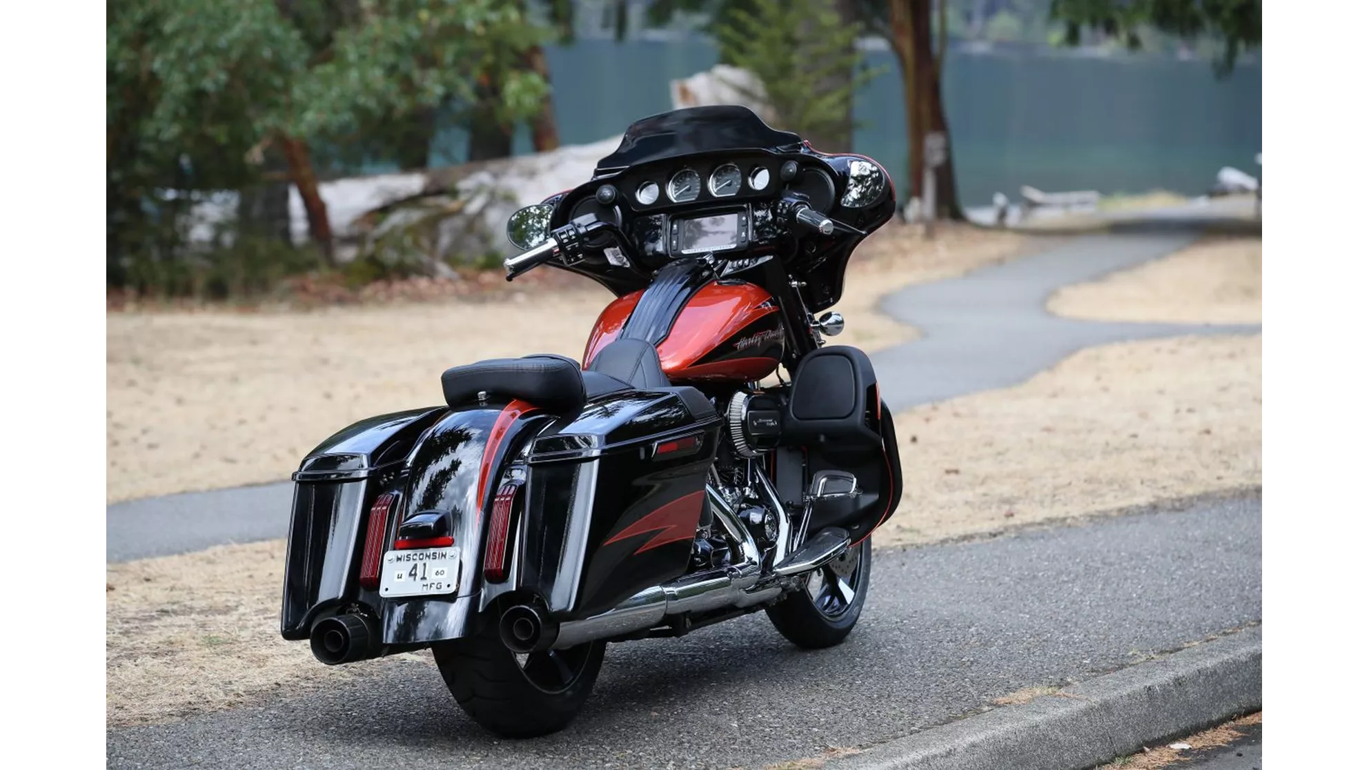 Harley-Davidson CVO Street Glide FLHXSE - Image 16 Harley-Davidson CVO Street Glide FLHXSE - Image 16