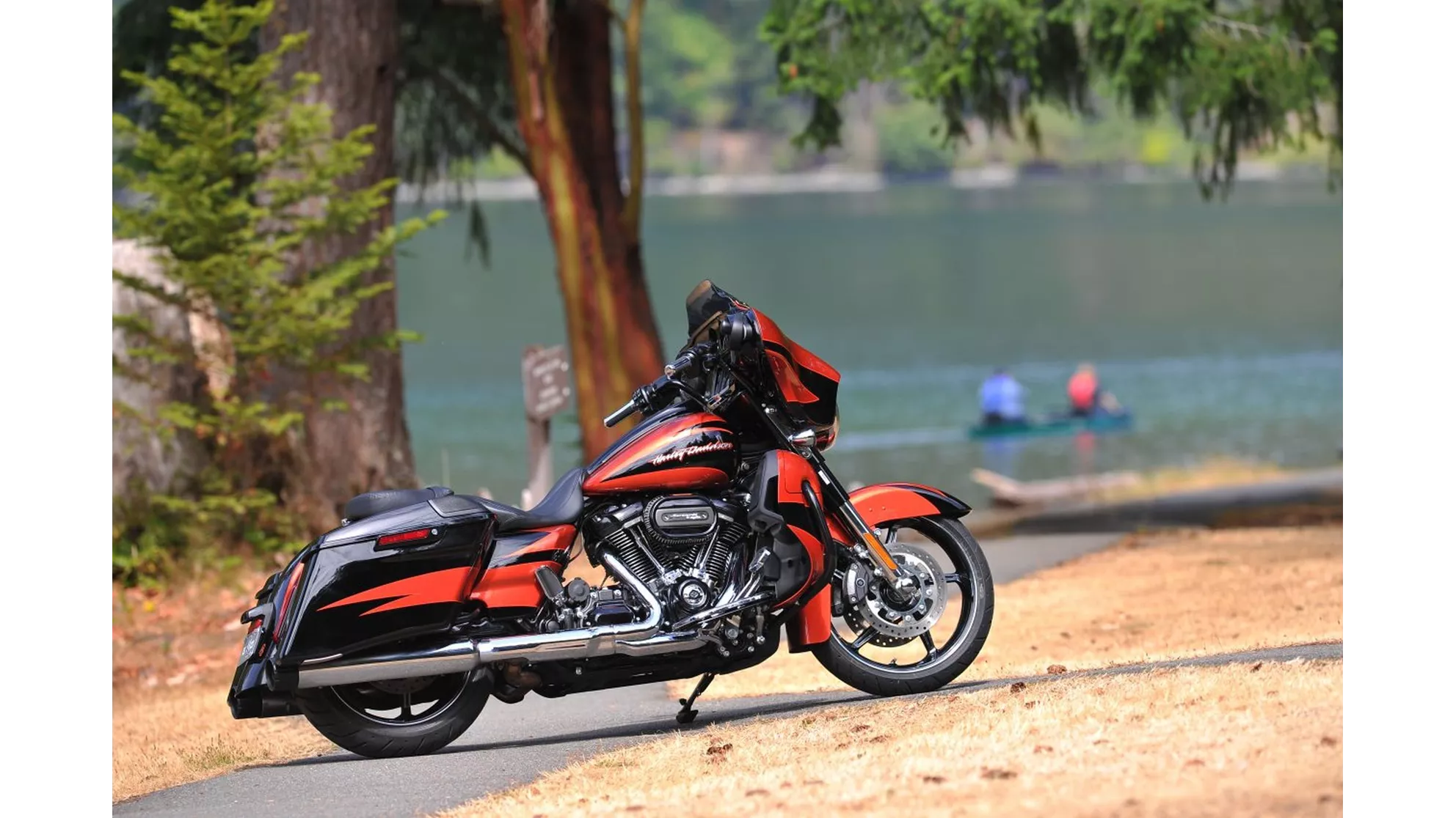 Harley-Davidson CVO Street Glide FLHXSE - Image 18 Harley-Davidson CVO Street Glide FLHXSE - Image 18