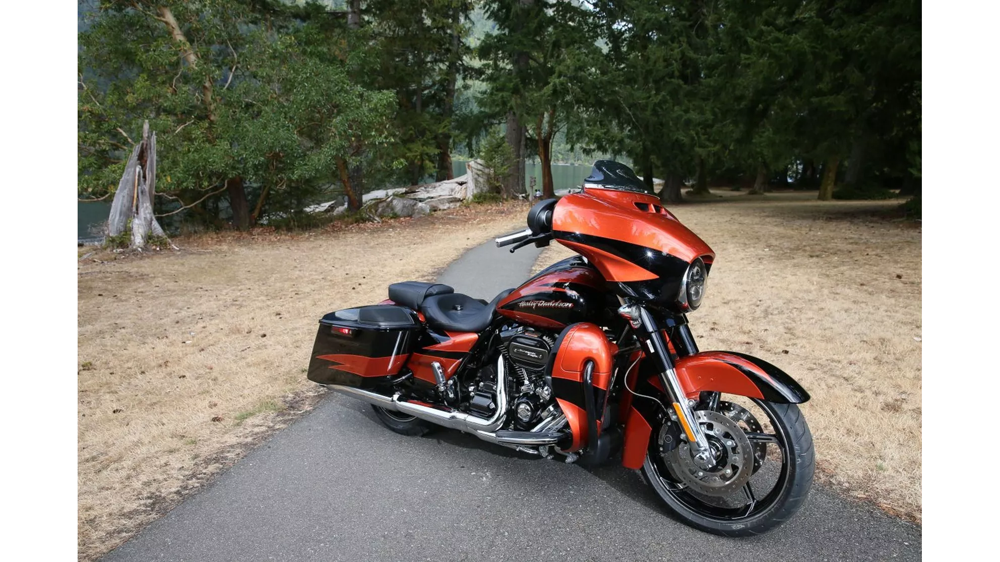 Harley-Davidson CVO Street Glide FLHXSE - Image 23 Harley-Davidson CVO Street Glide FLHXSE - Image 23