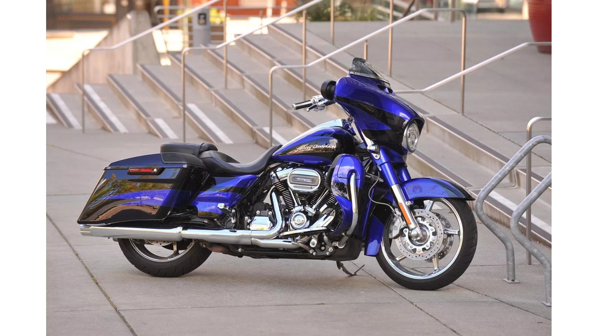 Harley-Davidson CVO Street Glide FLHXSE - Image 24 Harley-Davidson CVO Street Glide FLHXSE - Image 24
