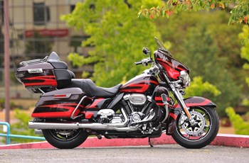 Harley-Davidson CVO Ultra Limited FLHTKSE 2017 - Bild 3 Harley-Davidson CVO Ultra Limited FLHTKSE 2017 - Bild 3