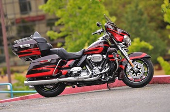 Harley-Davidson CVO Ultra Limited FLHTKSE 2017 - Bild 4 Harley-Davidson CVO Ultra Limited FLHTKSE 2017 - Bild 4