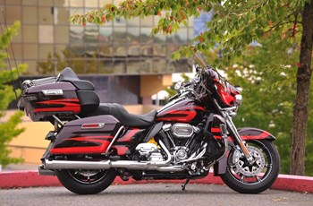 Harley-Davidson CVO Ultra Limited FLHTKSE 2017 - Bild 6 Harley-Davidson CVO Ultra Limited FLHTKSE 2017 - Bild 6