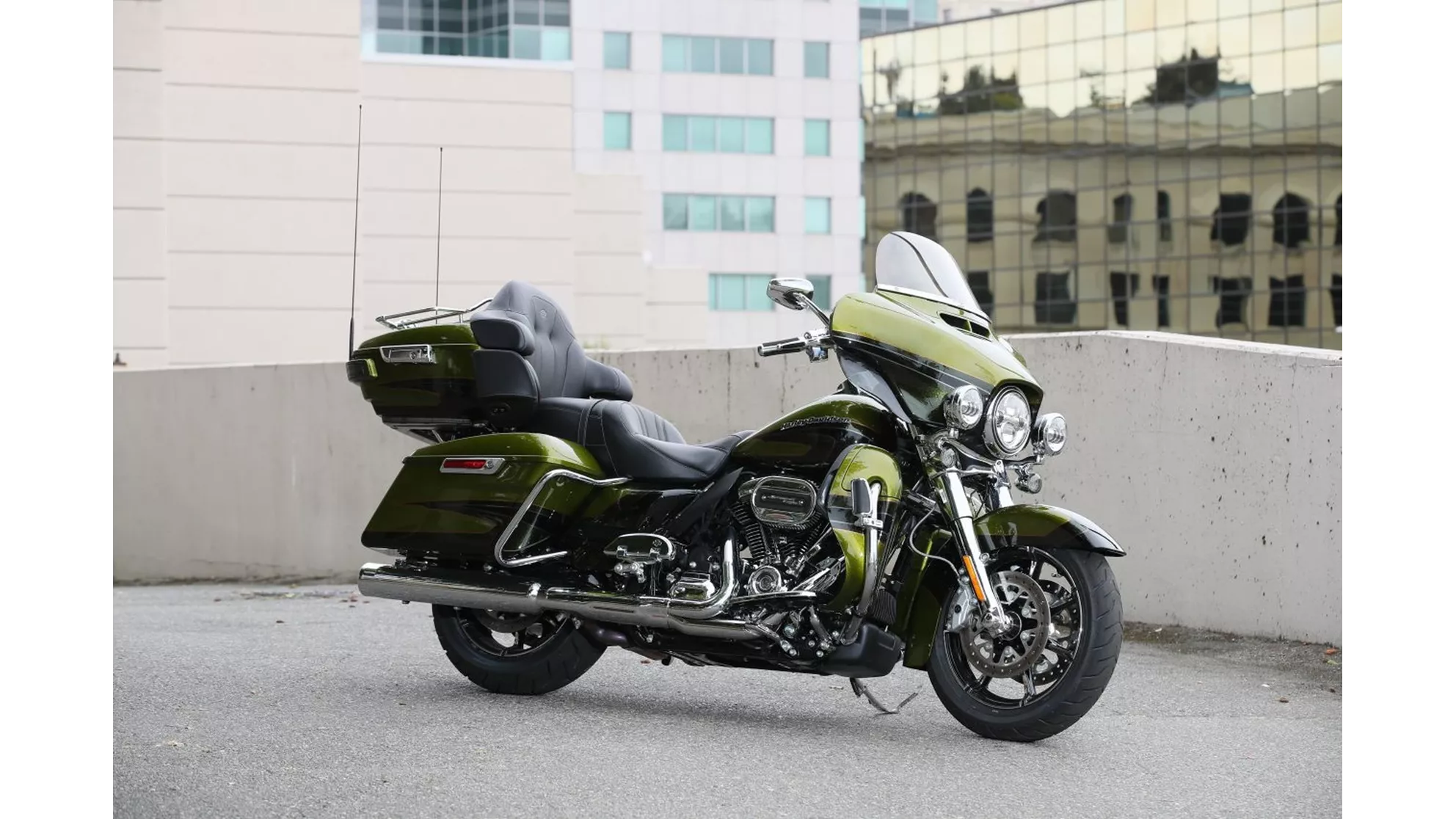 Harley-Davidson CVO Ultra Limited FLHTKSE - Image 6 Harley-Davidson CVO Ultra Limited FLHTKSE - Image 6