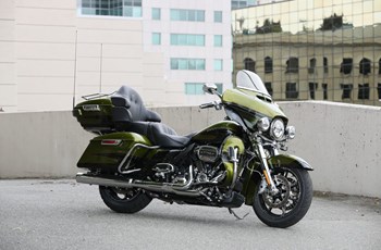 Harley-Davidson CVO Ultra Limited FLHTKSE 2017 - Bild 8 Harley-Davidson CVO Ultra Limited FLHTKSE 2017 - Bild 8