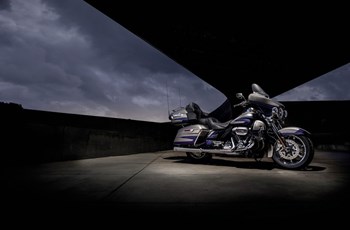 Harley-Davidson CVO Ultra Limited FLHTKSE 2017 - Bild 9 Harley-Davidson CVO Ultra Limited FLHTKSE 2017 - Bild 9