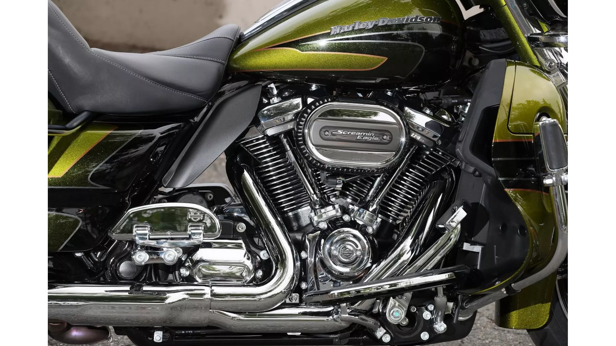 Harley-Davidson CVO Ultra Limited FLHTKSE - Image 15 Harley-Davidson CVO Ultra Limited FLHTKSE - Image 15