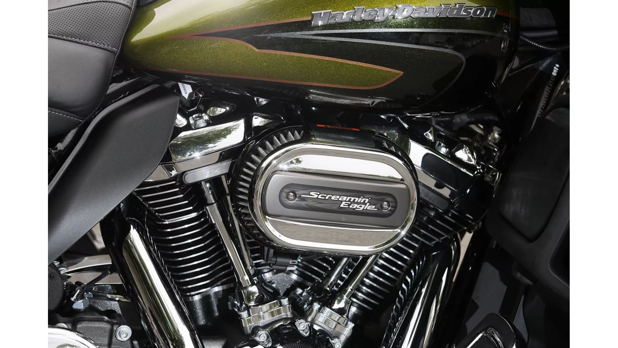 Harley-Davidson CVO Ultra Limited FLHTKSE - Image 16 Harley-Davidson CVO Ultra Limited FLHTKSE - Image 16