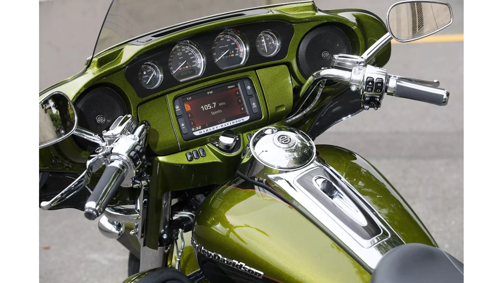 Harley-Davidson CVO Ultra Limited FLHTKSE - Image 22 Harley-Davidson CVO Ultra Limited FLHTKSE - Image 22