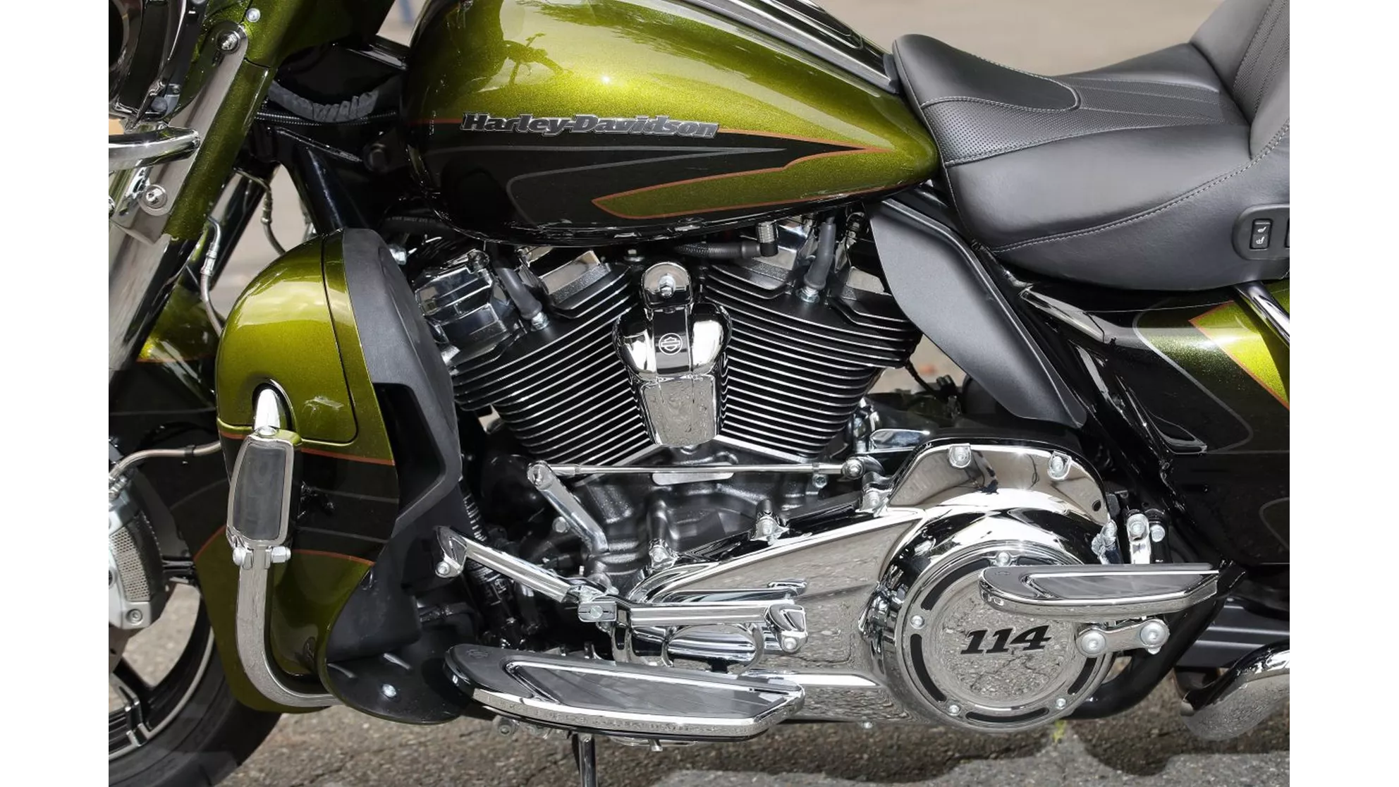 Harley-Davidson CVO Ultra Limited FLHTKSE - Image 23 Harley-Davidson CVO Ultra Limited FLHTKSE - Image 23