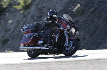 Harley-Davidson CVO Ultra Limited FLHTKSE 2017 - Bild 37 Harley-Davidson CVO Ultra Limited FLHTKSE 2017 - Bild 37