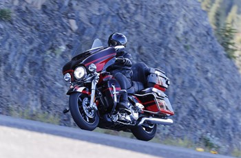 Harley-Davidson CVO Ultra Limited FLHTKSE 2017 - Bild 39 Harley-Davidson CVO Ultra Limited FLHTKSE 2017 - Bild 39