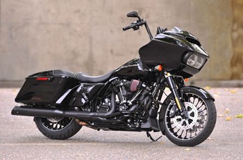 Harley-Davidson Touring Road Glide Special FLTRXS 2017 - Bild 5 Harley-Davidson Touring Road Glide Special FLTRXS 2017 - Bild 5