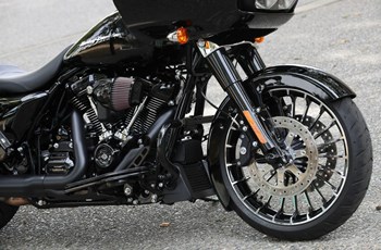 Harley-Davidson Touring Road Glide Special FLTRXS 2017 - Bild 28 Harley-Davidson Touring Road Glide Special FLTRXS 2017 - Bild 28