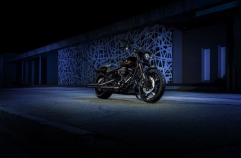 Harley-Davidson CVO Pro Street Breakout FXSE 2017 - Bild 2 Harley-Davidson CVO Pro Street Breakout FXSE 2017 - Bild 2