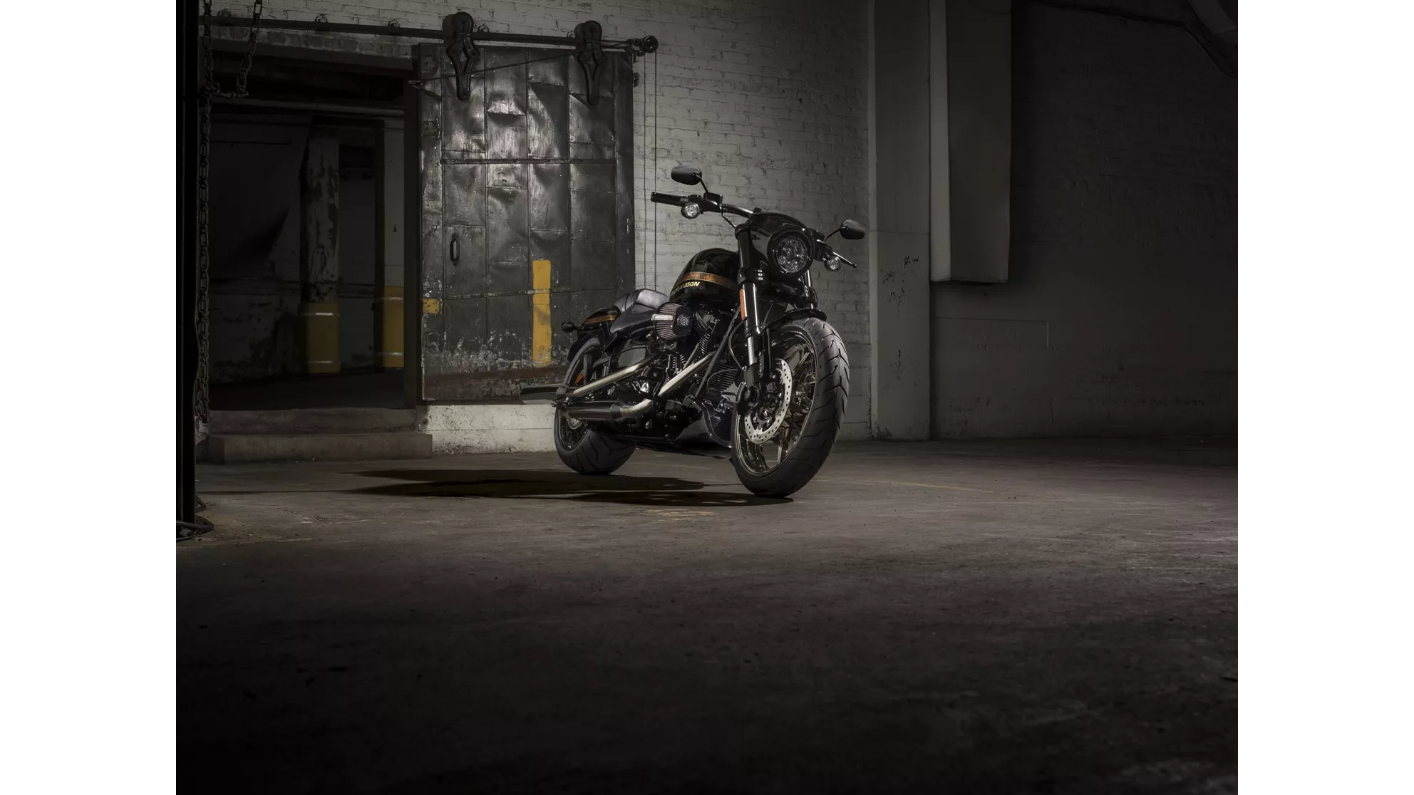 Harley-Davidson CVO Pro Street Breakout FXSE - Obrázok 2