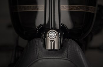 Harley-Davidson CVO Pro Street Breakout FXSE 2017 - Bild 13 Harley-Davidson CVO Pro Street Breakout FXSE 2017 - Bild 13
