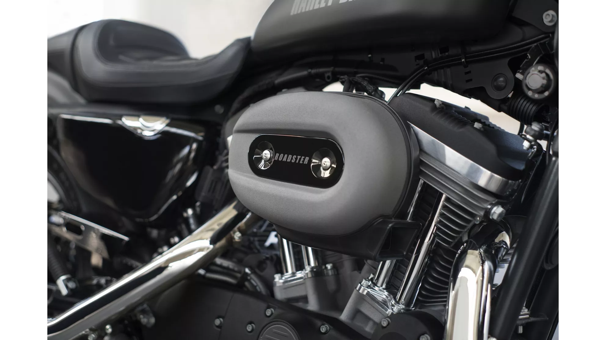 Harley-Davidson Sportster XL 1200CX Roadster - Image 4 Harley-Davidson Sportster XL 1200CX Roadster - Image 4