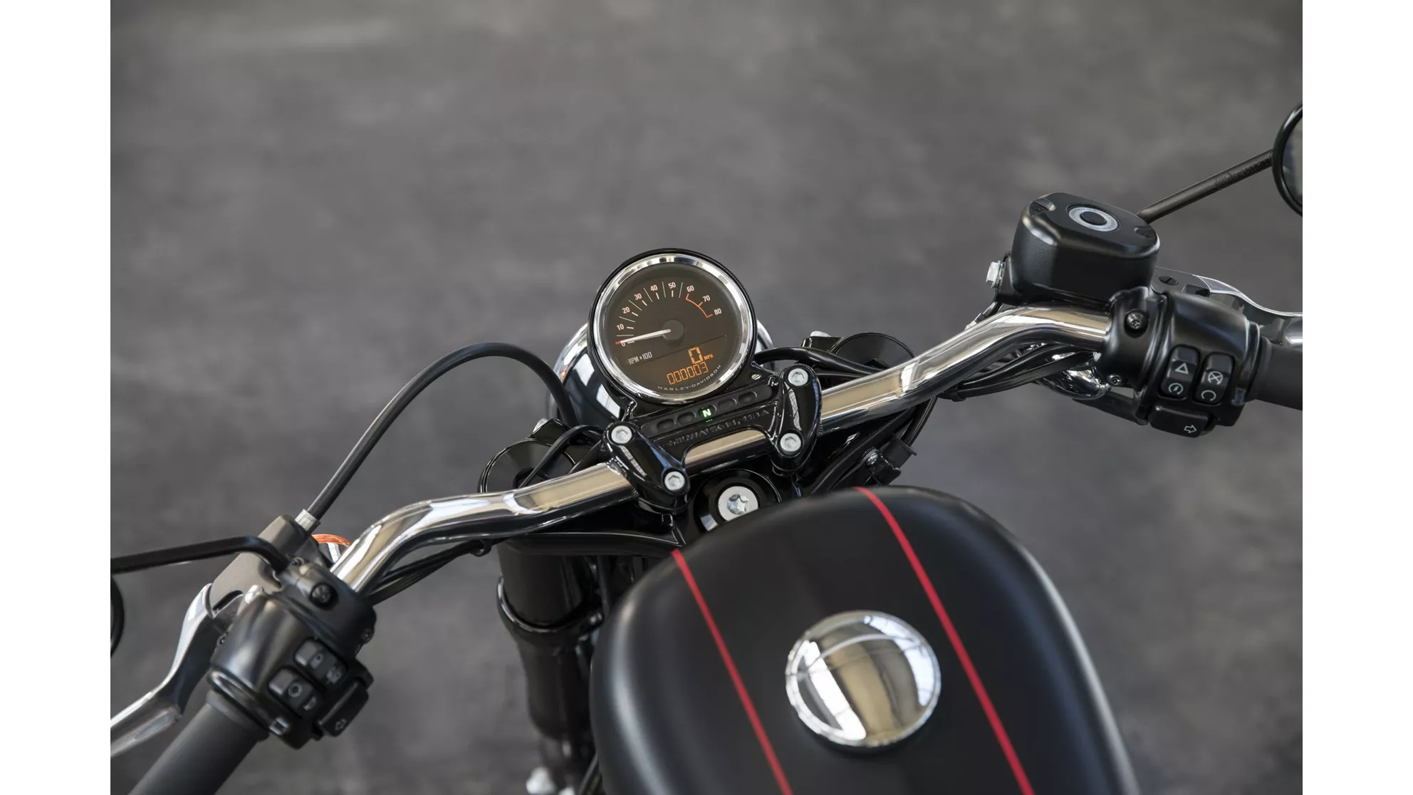 Harley-Davidson Sportster XL 1200CX Roadster - Image 6 Harley-Davidson Sportster XL 1200CX Roadster - Image 6