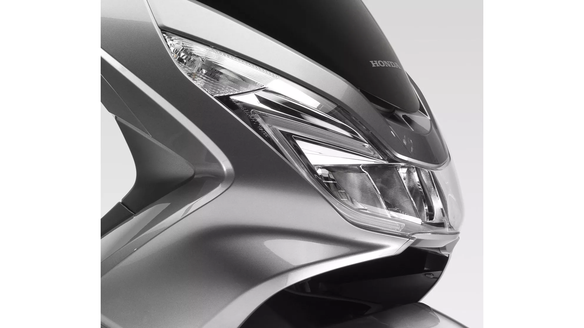 Honda PCX125 - Image 9 Honda PCX125 - Image 9