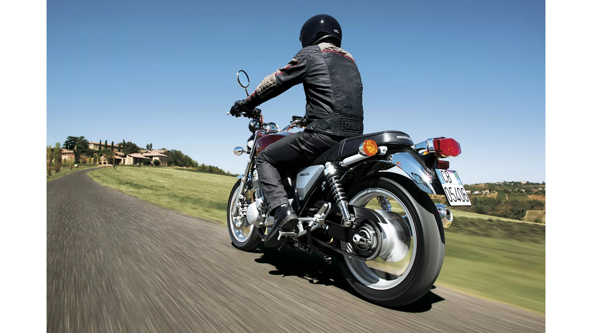 Honda CB 1100 - Слика 1