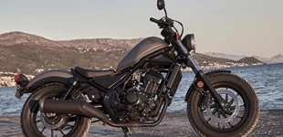 Voge 500R 2022 vs Honda CMX500 Rebel 2017 Voge 500R 2022 vs Honda CMX500 Rebel 2017