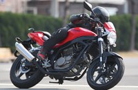 Hyosung GT 125 Naked 2017 - Bild 7