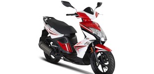 Vespa Primavera 50 4T 2015 vs Kymco Super 8 50i 2017