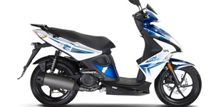 Kymco Super 8 125 2017 vs Piaggio Liberty 125 IGET 4t 3V 2020