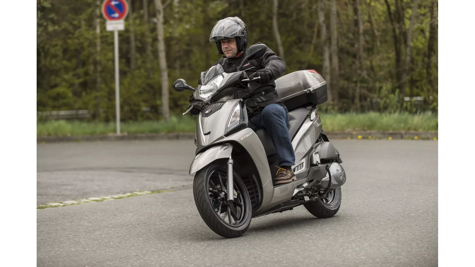 Kymco People GT 300i - Image 1 Kymco People GT 300i - Image 1