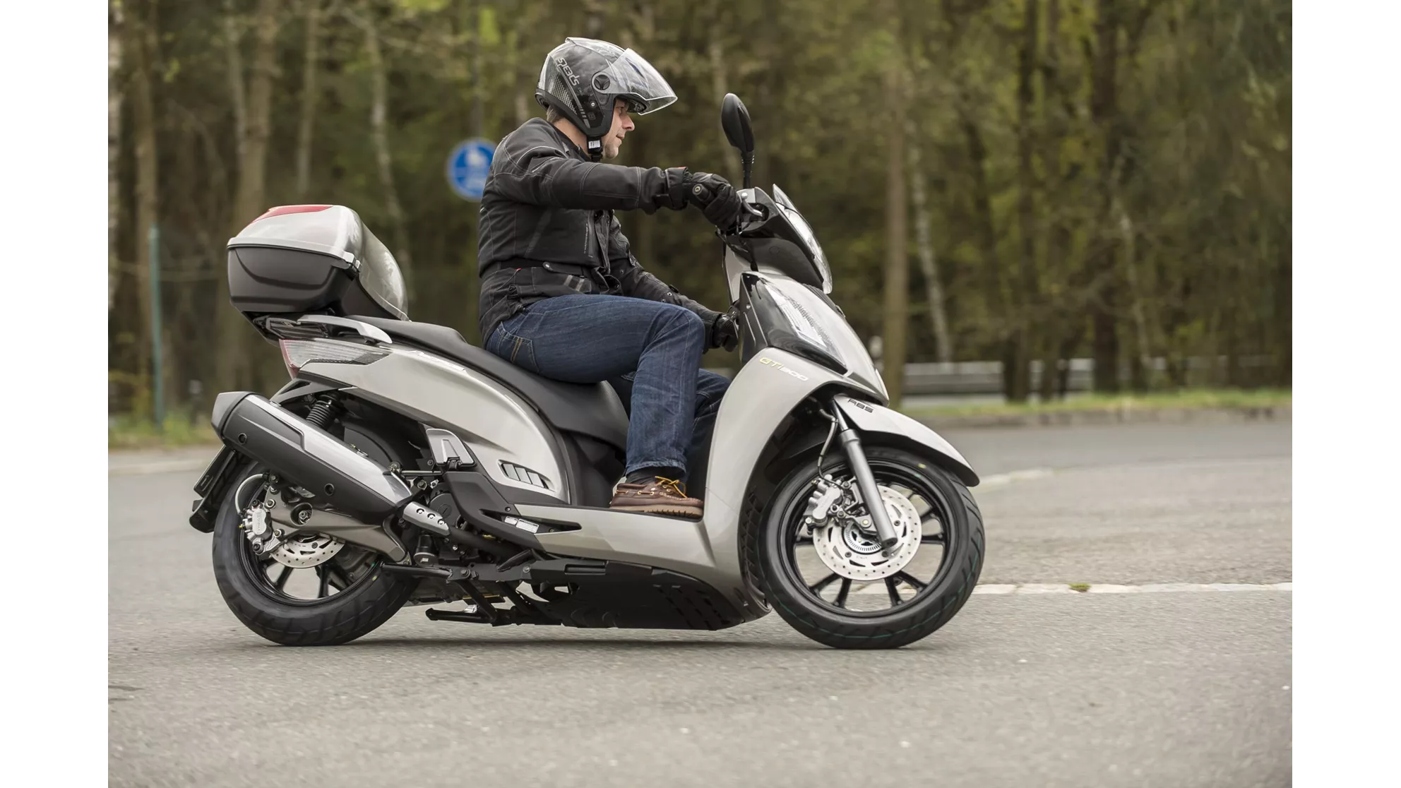 Kymco People GT 300i - Image 2 Kymco People GT 300i - Image 2