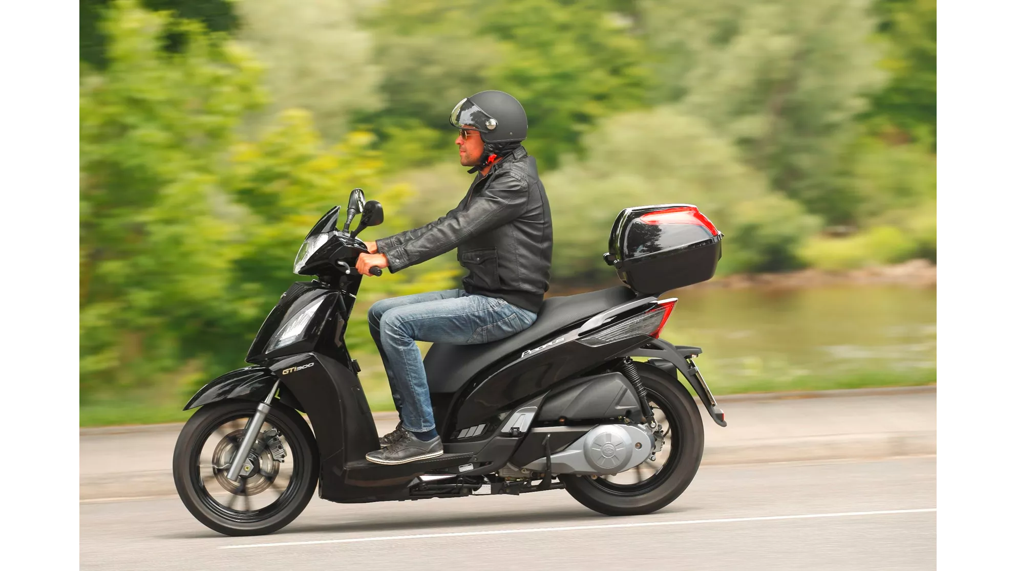 Kymco People GT 300i - Image 3 Kymco People GT 300i - Image 3