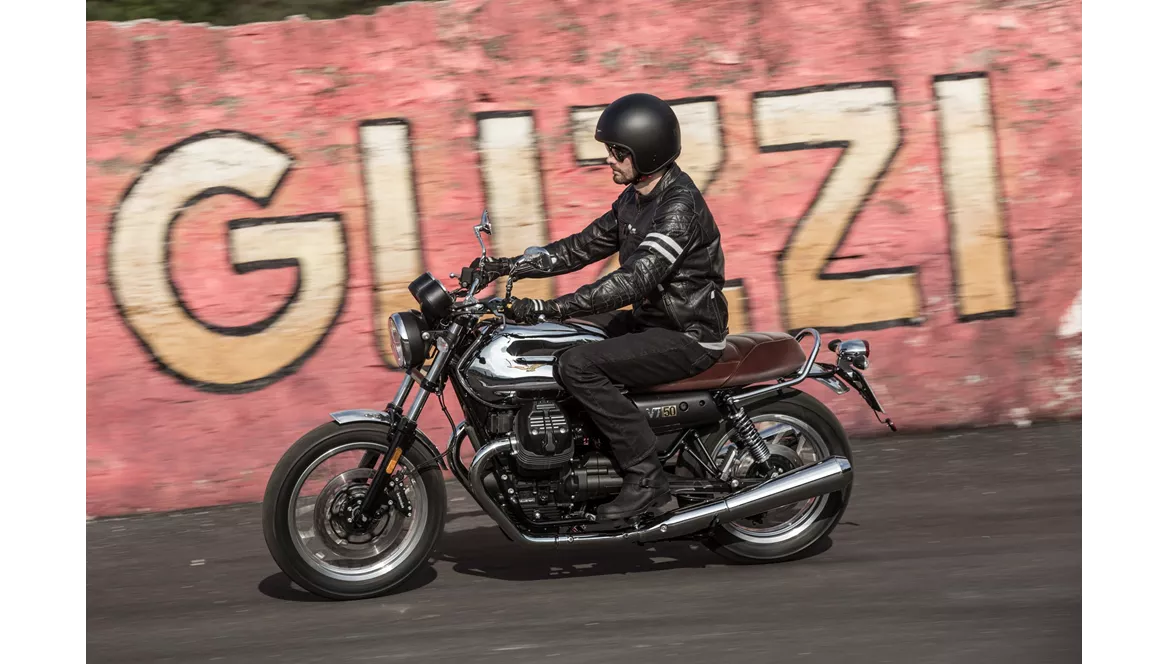 Moto Guzzi V7 III Anniversario 2017