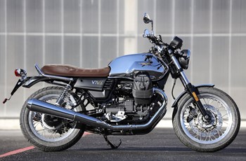 Moto Guzzi V7 III Anniversario 2017 - Bild 3