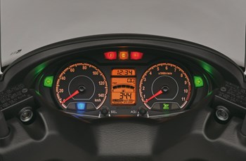 Suzuki Burgman 125 2017 - Bild 11