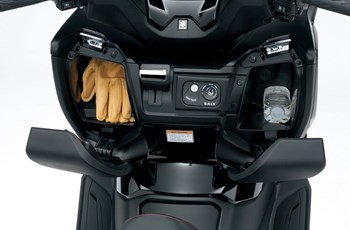 Suzuki Burgman 400 2017 - Bild 35 Suzuki Burgman 400 2017 - Bild 35