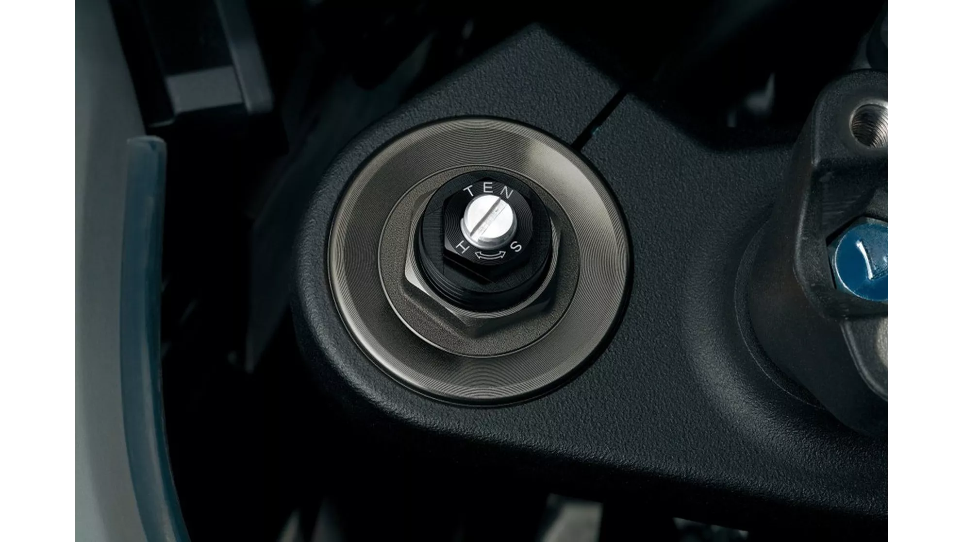 Suzuki V-Strom 1000 - Image 7 Suzuki V-Strom 1000 - Image 7