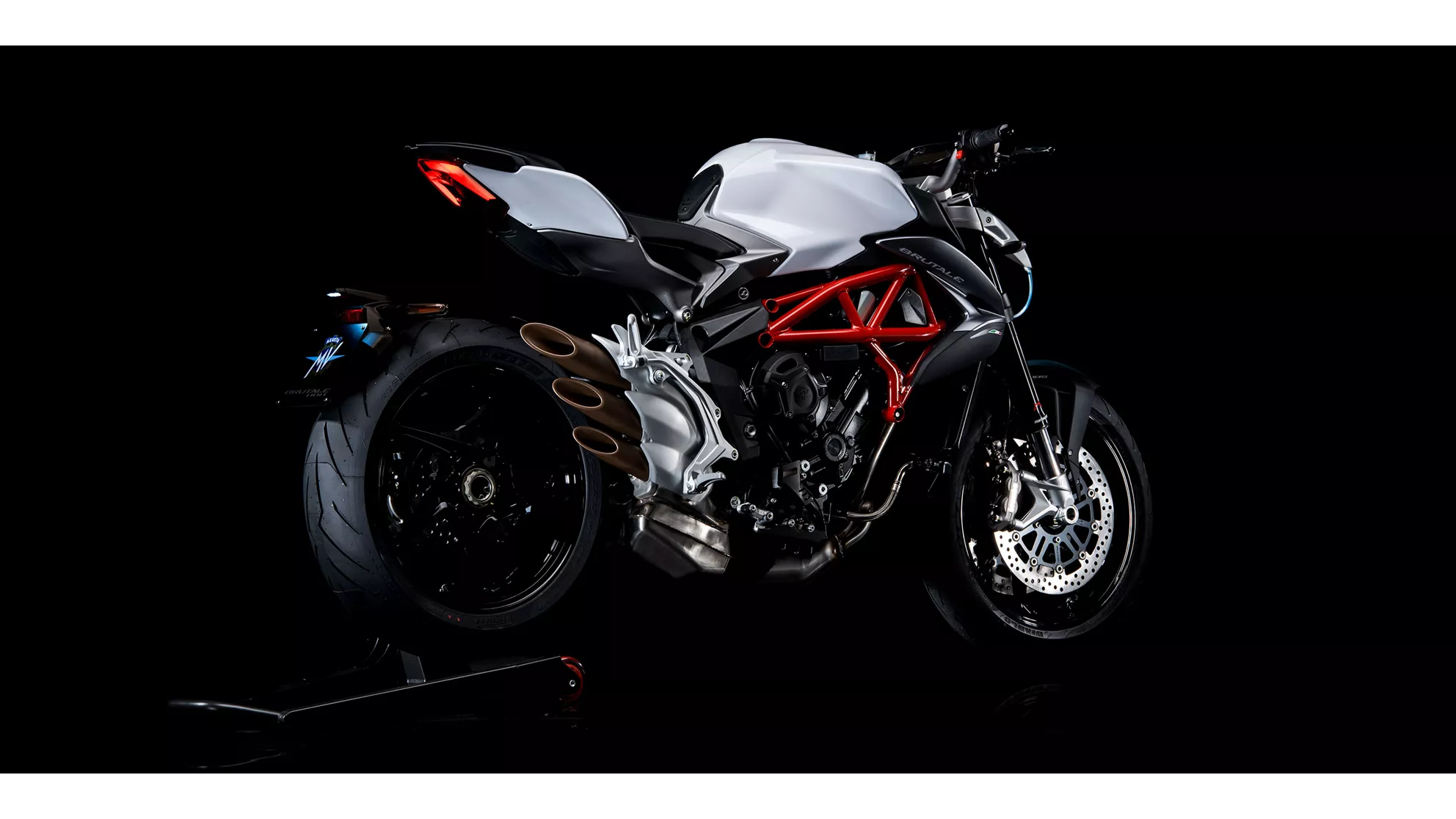 MV Agusta Brutale 800 - Image 1 MV Agusta Brutale 800 - Image 1