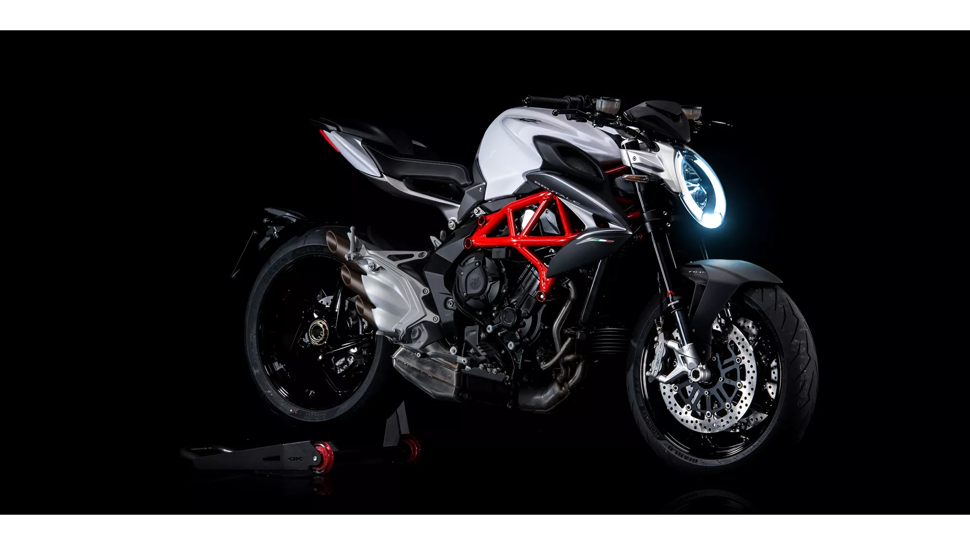 MV Agusta Brutale 800 - Image 2 MV Agusta Brutale 800 - Image 2