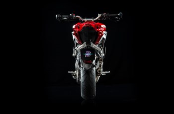 MV Agusta Rivale 800 2017 - Bild 4 MV Agusta Rivale 800 2017 - Bild 4