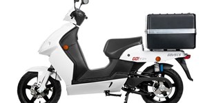 Govecs GO! T3.4 2017 vs Super Soco TC Eco 45 km/h 2025