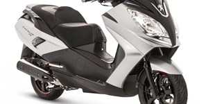 Peugeot Satelis 2 125 RS 2017 vs Daelim VS 125 2007