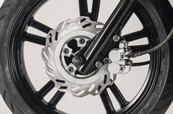 Peugeot Tweet 125 RS 2017 - Bild 6