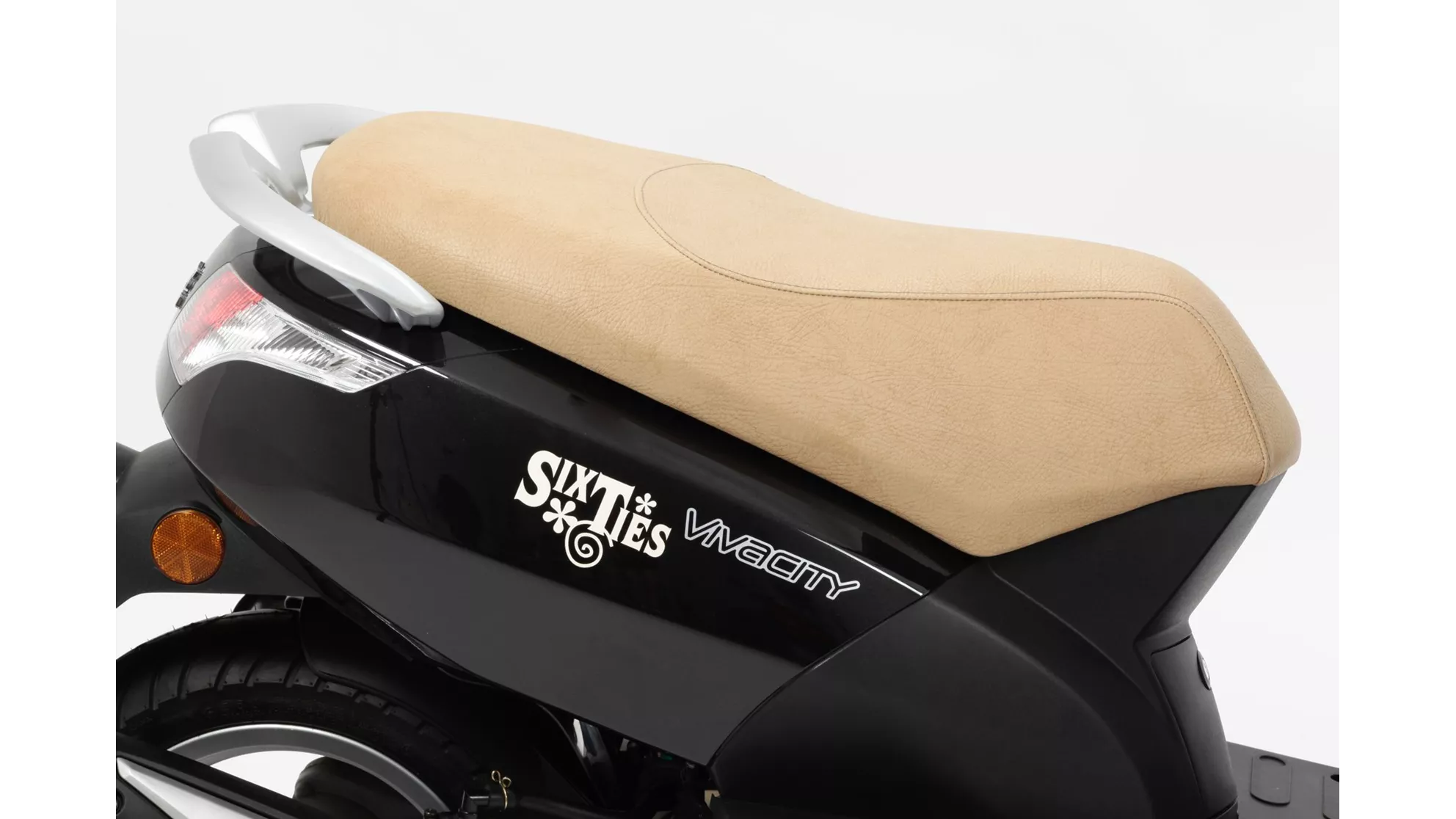 Peugeot Vivacity Sixties 4T 50 - Image 3 Peugeot Vivacity Sixties 4T 50 - Image 3